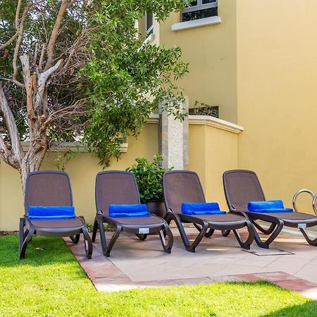Chic 4Br Villa With Assistant Room And Private Pool On Palm Jumeirah By Deluxe Holiday Homes Dubai Eksteriør bilde