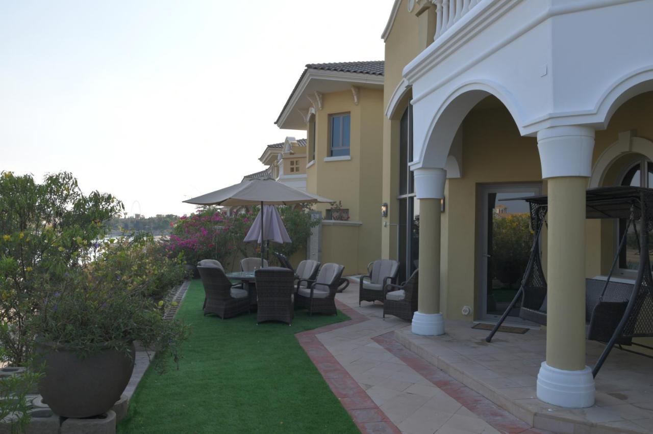 Chic 4Br Villa With Assistant Room And Private Pool On Palm Jumeirah By Deluxe Holiday Homes Dubai Eksteriør bilde