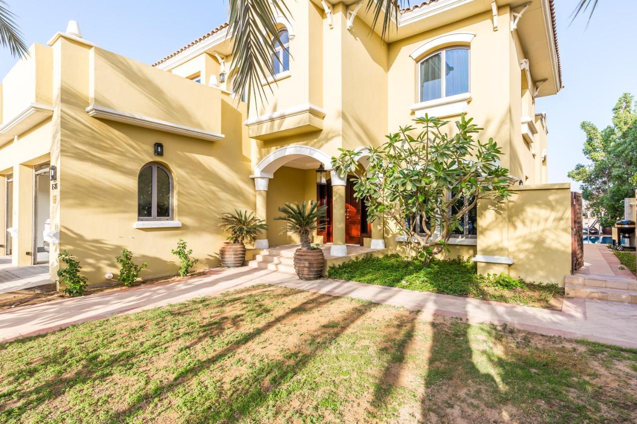 Chic 4Br Villa With Assistant Room And Private Pool On Palm Jumeirah By Deluxe Holiday Homes Dubai Eksteriør bilde