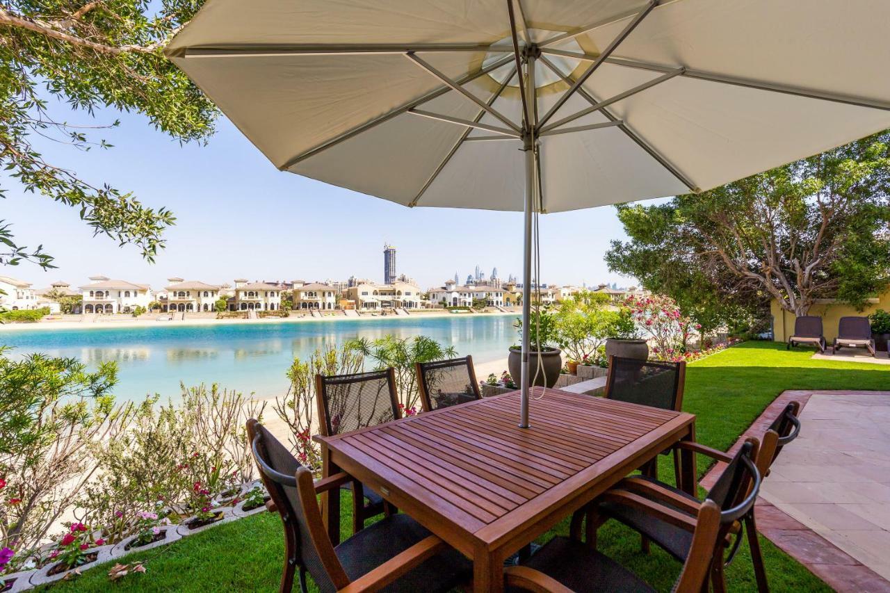 Chic 4Br Villa With Assistant Room And Private Pool On Palm Jumeirah By Deluxe Holiday Homes Dubai Eksteriør bilde