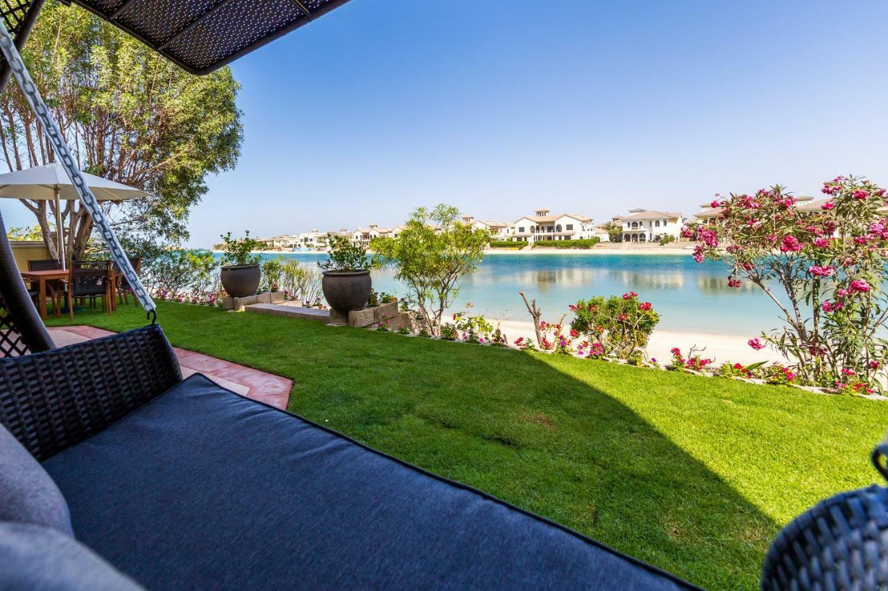 Chic 4Br Villa With Assistant Room And Private Pool On Palm Jumeirah By Deluxe Holiday Homes Dubai Eksteriør bilde