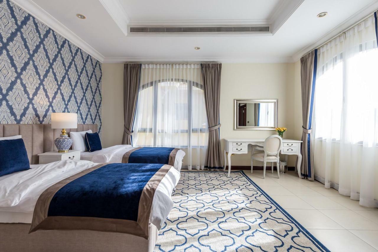 Chic 4Br Villa With Assistant Room And Private Pool On Palm Jumeirah By Deluxe Holiday Homes Dubai Eksteriør bilde