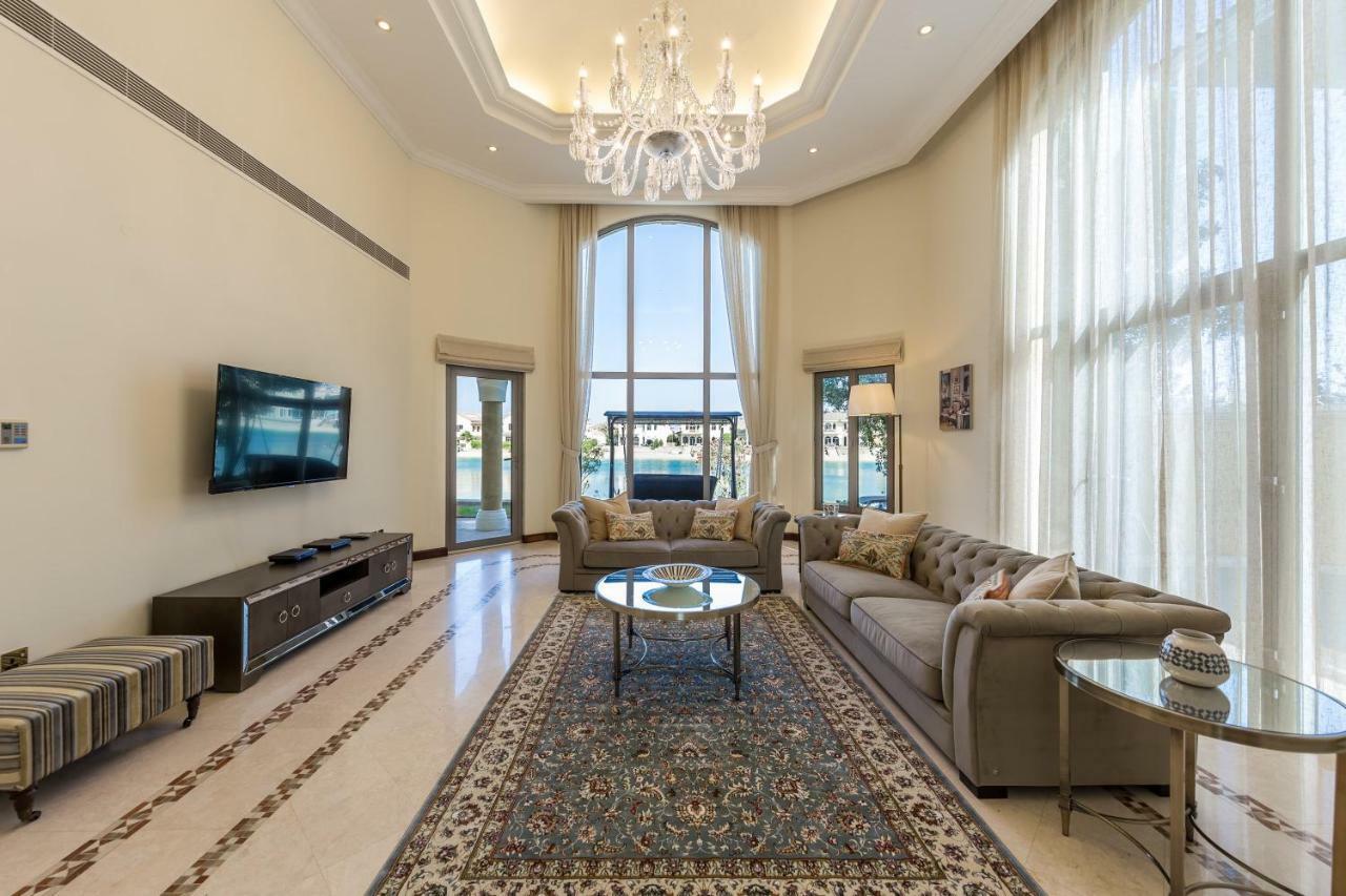 Chic 4Br Villa With Assistant Room And Private Pool On Palm Jumeirah By Deluxe Holiday Homes Dubai Eksteriør bilde
