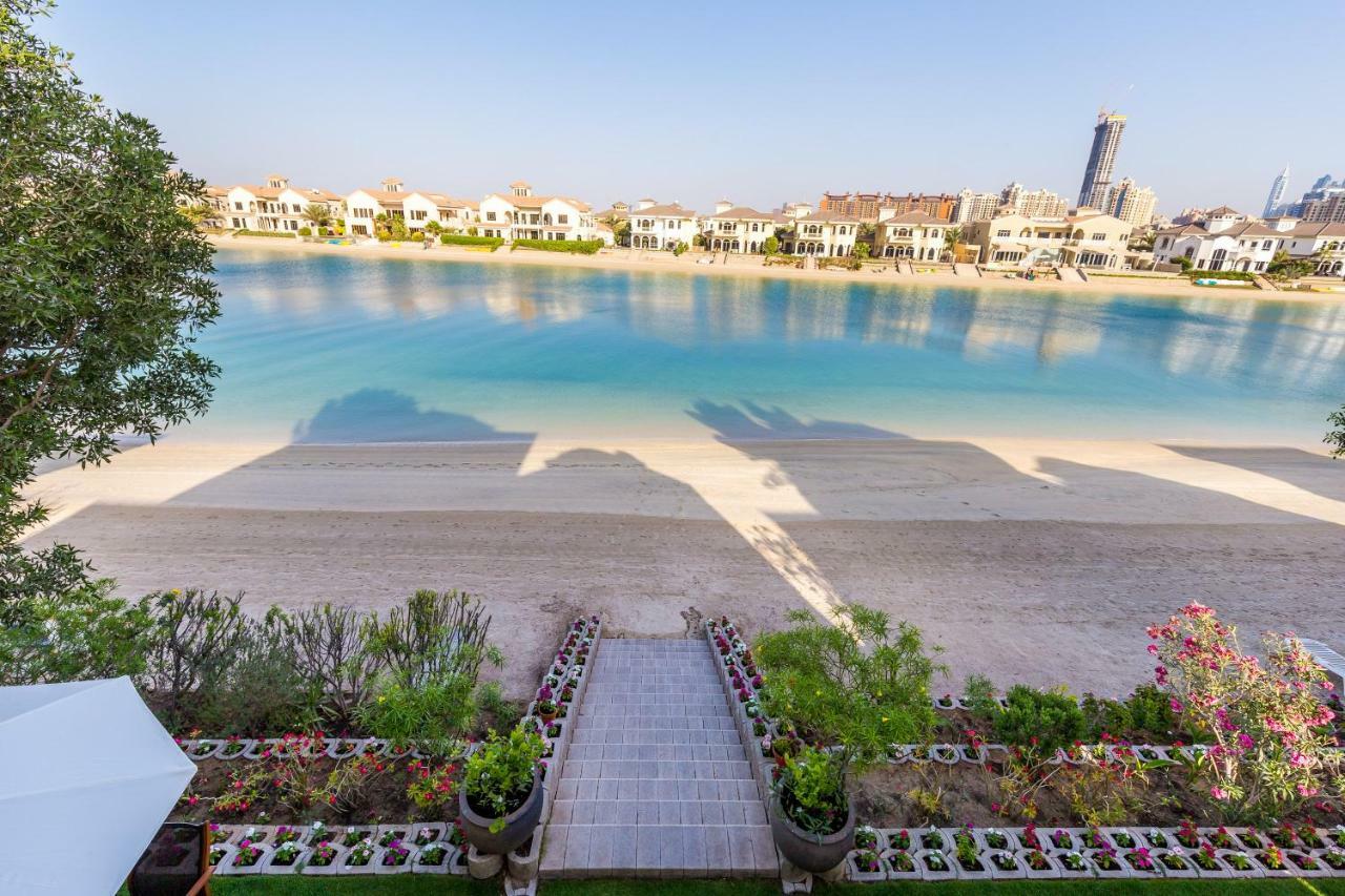 Chic 4Br Villa With Assistant Room And Private Pool On Palm Jumeirah By Deluxe Holiday Homes Dubai Eksteriør bilde
